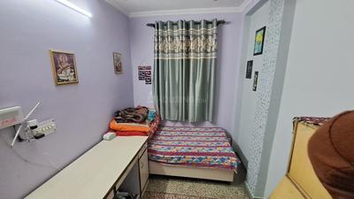 Bedroom Image of 900 Sq.ft 2 BHK Builder Floor for sale in Mayur Vihar Phase 1 New Delhi for Rs. 9500000