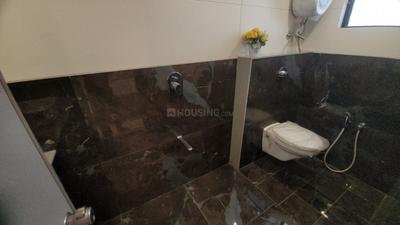 Bathroom Image of 1800 Sq.ft 3 BHK Apartment / Flat for rent in Karelibagh Vadodara for Rs. 18000