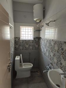 Bathroom Image of 800 Sq.ft 1 BHK Builder Floor for rent in Mahadevapura Bengaluru for Rs. 25000