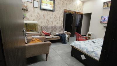 Living Room Image of 750 Sq.ft 2 BHK Builder Floor for rent in Daudkhedi Ujjain for Rs. 10000