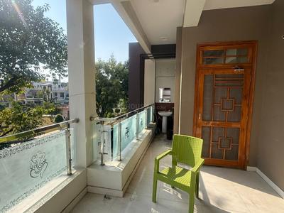 Balcony Image of 1250 Sq.ft 2 BHK Builder Floor for rent in Indira Nagar Lucknow for Rs. 25000