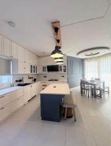 Kitchen Image of 3200 Sq.ft 4 BHK Apartment / Flat for sale in Malibu Town Floors, Sector 47 Gurgaon for Rs. 49000000