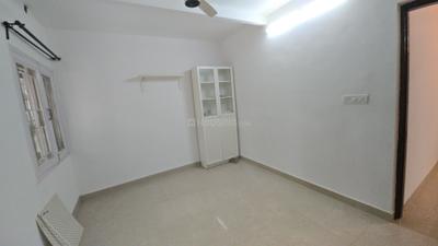 Bedroom Image of 2000 Sq.ft 3 BHK Apartment / Flat for rent in DDA Sector Pocket B C, Vasant Kunj New Delhi for Rs. 85000