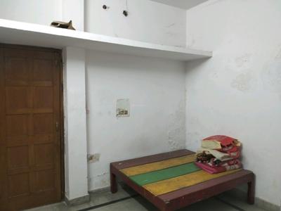Bedroom Image of 700 Sq.ft 1 BHK Independent House for rent in Yamuna Vihar New Delhi for Rs. 6500