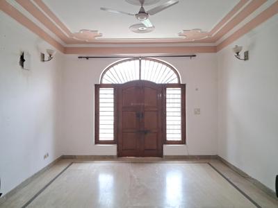 Bedroom Image of 2400 Sq.ft 4 BHK Builder Floor for rent in Sector 61 Noida for Rs. 55000