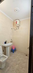 Bathroom Image of 890 Sq.ft 2 BHK Apartment / Flat for rent in Baba Aman City, Kharar Mohali for Rs. 20000