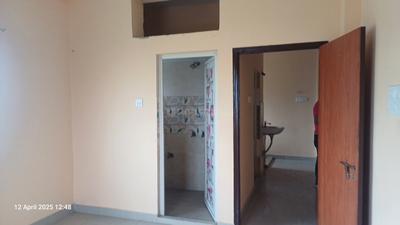 Bedroom Image of 800 Sq.ft 2 BHK Apartment / Flat for rent in Sinthi Kolkata for Rs. 11500