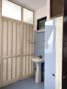 Common Bathroom Two Image of 1800 Sq.ft 3 BHK Apartment / Flat for sale in Bandhu Vihar, Sector 10 Dwarka New Delhi for Rs. 30600000
