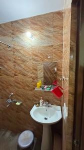 Bathroom Image of 750 Sq.ft 2 BHK Apartment / Flat for rent in Bhont Shimla for Rs. 10000