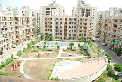 Image of 1215 Sq.ft 2 BHK Apartment / Flat for sale in Parsvnath Prestige, Sector 93A, Noida for Rs. 16000000