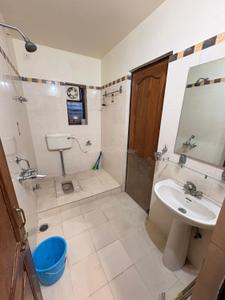 Bathroom Image of 1850 Sq.ft 3 BHK Apartment / Flat for rent in Lalpur Ranchi for Rs. 30000