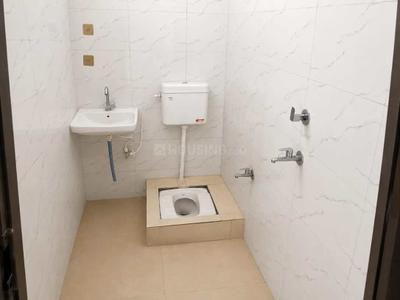 Bathroom Image of 445 Sq.ft 1 RK Independent House for rent in Chipiyana Buzurg Ghaziabad for Rs. 6500