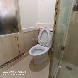 Bathroom Image of 1450 Sq.ft 3 BHK Apartment / Flat for sale in Hiranandani Gardens, Powai Mumbai for Rs. 53500000