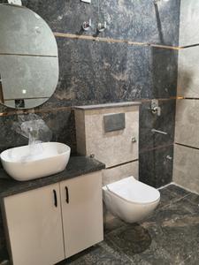 Common Bathroom Image of 1450 Sq.ft 2 BHK Builder Floor for rent in Palam Vihar Gurgaon for Rs. 38000