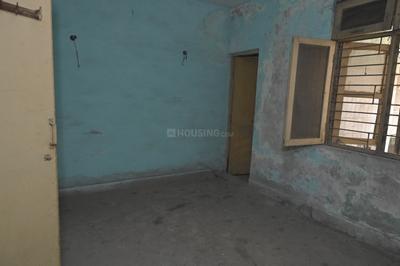 Bedroom Image of 646 Sq.ft 2.5 BHK Apartment / Flat for sale in Himgiri Apartment, Sector 34 Noida for Rs. 8948604
