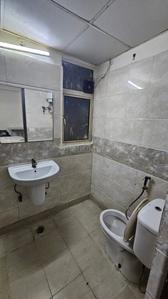 Bathroom Image of 500 Sq.ft 1 RK Builder Floor for rent in Amrapali Princely Estate, Sector 76 Noida for Rs. 15500