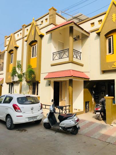 Nana Chiloda Main Image 1