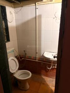 Bathroom Image of 900 Sq.ft 2 BHK Apartment / Flat for rent in Guru Prasad Sant Meera Apartment, Bavdhan Pune for Rs. 27000