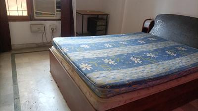 Bedroom Image of 1600 Sq.ft 3 BHK Apartment / Flat for rent in Husainganj Lucknow for Rs. 43000