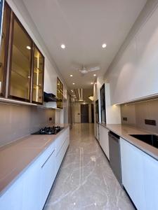 Kitchen Image of 3000 Sq.ft 4 BHK Builder Floor for sale in Ansal Versalia, Sector 67 Gurgaon for Rs. 25000000