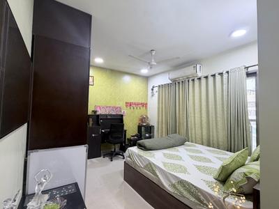 Bedroom Image of 1800 Sq.ft 3 BHK Apartment / Flat for sale in K Raheja Vistas, Powai Mumbai for Rs. 63000000