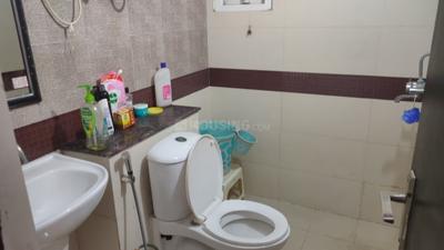 Bathroom Image of 1140 Sq.ft 2.5 BHK Apartment / Flat for sale in Ajnara Le Garden, Noida Extension Greater Noida for Rs. 8850000
