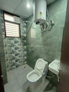 Bathroom Image of 600 Sq.ft 1 BHK Builder Floor for rent in Palam Vihar Extension Gurgaon for Rs. 17500