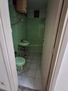 Bathroom Image of 1350 Sq.ft 3 BHK Apartment / Flat for sale in Vikaspuri New Delhi for Rs. 19500000