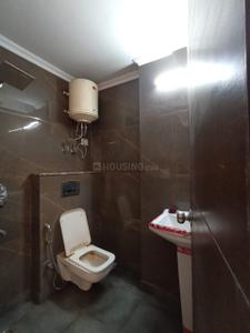 Bathroom Image of 1350 Sq.ft 3 BHK Apartment / Flat for sale in Saket New Delhi for Rs. 9000000
