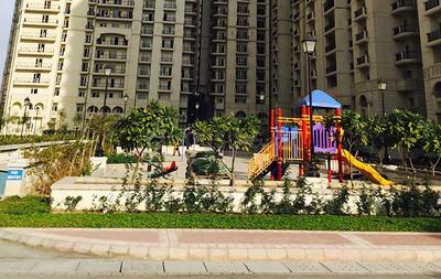 Image of 1380 Sq.ft 2 BHK Apartment / Flat for rent in DLF Capital Greens Phase 1 And 2, Karampura, New Delhi for Rs. 60000