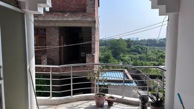 Balcony Image of 2400 Sq.ft 2 BHK Builder Floor for rent in UPAVP Vrindavan Yojna, Roberts Lines Lucknow for Rs. 10000
