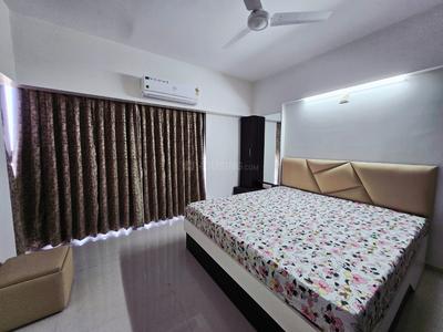 Bedroom Image of 2000 Sq.ft 3 BHK Apartment / Flat for sale in Godrej Green Glades, Jagatpur Ahmedabad for Rs. 10500000