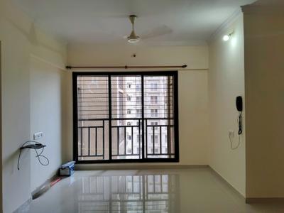 Living Room Image of 1900 Sq.ft 4 BHK Apartment / Flat for rent in Kasarvadavali Thane for Rs. 72000