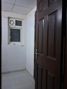 Common Bathroom Image of 1240 Sq.ft 3 BHK Apartment / Flat for sale in Paramount Floraville, Sector 137 Noida for Rs. 14000000