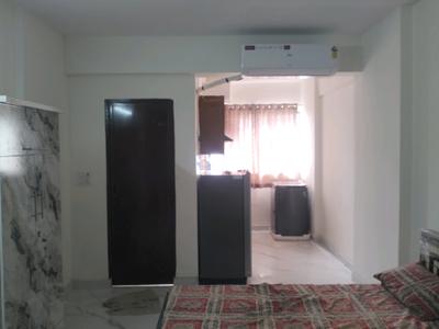 Bedroom Image of 367 Sq.ft 1 RK Apartment / Flat for rent in DLF Capital Greens Phase 1 And 2, Karampura New Delhi for Rs. 25500