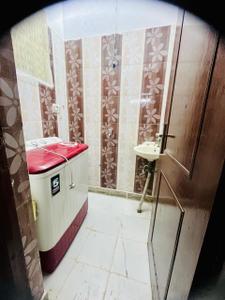 Bathroom Image of 1257 Sq.ft 2 BHK Builder Floor for rent in Sector 46 Gurgaon for Rs. 33500