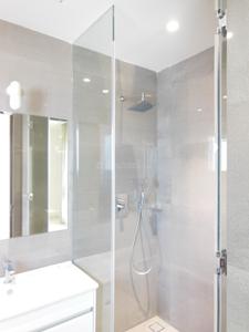 Image of 4394 Sq.ft 4 BHK Apartment / Flat for sale in Jayabheri The Peak, Narsingi, Hyderabad for Rs. 105000000