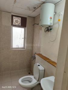 Bathroom Image of 1399 Sq.ft 3 BHK Apartment / Flat for sale in Jaypee Kosmos, Sector 134 Noida for Rs. 11200000