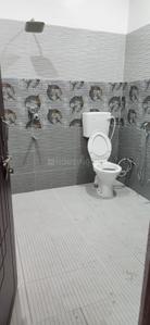 Bathroom Image of 900 Sq.ft 1 BHK Builder Floor for rent in Chinhat Lucknow for Rs. 11000