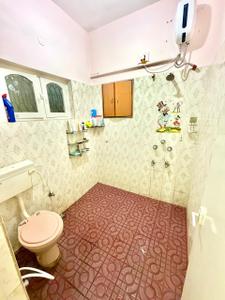 Bathroom Image of 1300 Sq.ft 2 BHK Independent House for rent in Chandra Layout Stage 1 Bengaluru for Rs. 40000