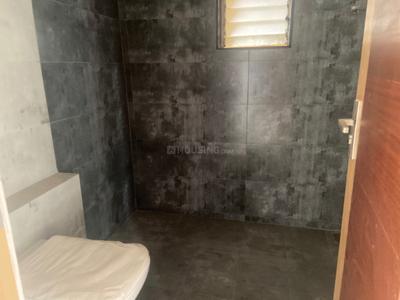 Bathroom Image of 1200 Sq.ft 2 BHK Apartment / Flat for rent in Diamond Garden, Chembur Mumbai for Rs. 85000