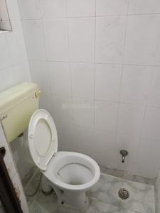 Bathroom Image of 1700 Sq.ft 2 BHK Independent House for rent in Sector 40 Noida for Rs. 26000