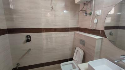 Bathroom Image of 2400 Sq.ft 3 BHK Builder Floor for rent in Sector 46 Gurgaon for Rs. 55000