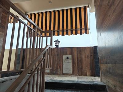Balcony Image of 350 Sq.ft 1 RK Apartment / Flat for rent in Sector 44 Noida for Rs. 17000