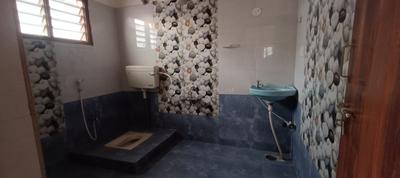 Bathroom Image of 1500 Sq.ft 3 BHK Independent House for rent in Lingarajapuram Bengaluru for Rs. 24000