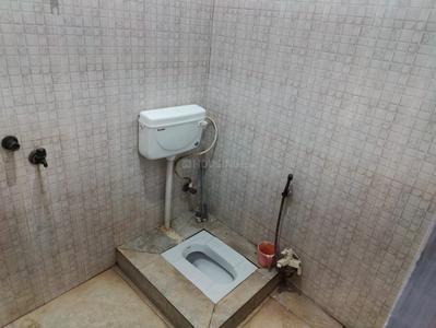 Bathroom Image of 900 Sq.ft 1 BHK Independent House for rent in Manoharpura Mathura for Rs. 8500