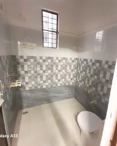Bathroom Image of 1000 Sq.ft 1 RK Apartment / Flat for rent in Sector 34 Noida for Rs. 14000