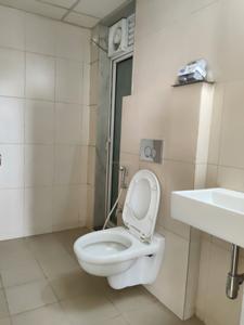 Common Bathroom Image of 920 Sq.ft 2 BHK Apartment / Flat for rent in Kasarvadavali Thane for Rs. 29000