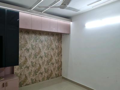 Bedroom Image of 675 Sq.ft 3 BHK Apartment / Flat for rent in Lord Krishna Apartment, Uttam Nagar New Delhi for Rs. 18000