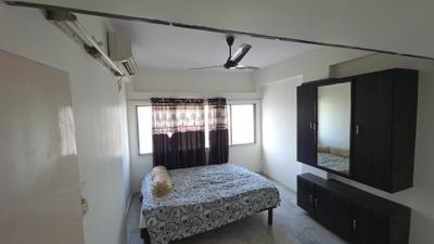 Bedroom Image of 1250 Sq.ft 2 BHK Apartment / Flat for rent in Vastrapur Ahmedabad for Rs. 30000